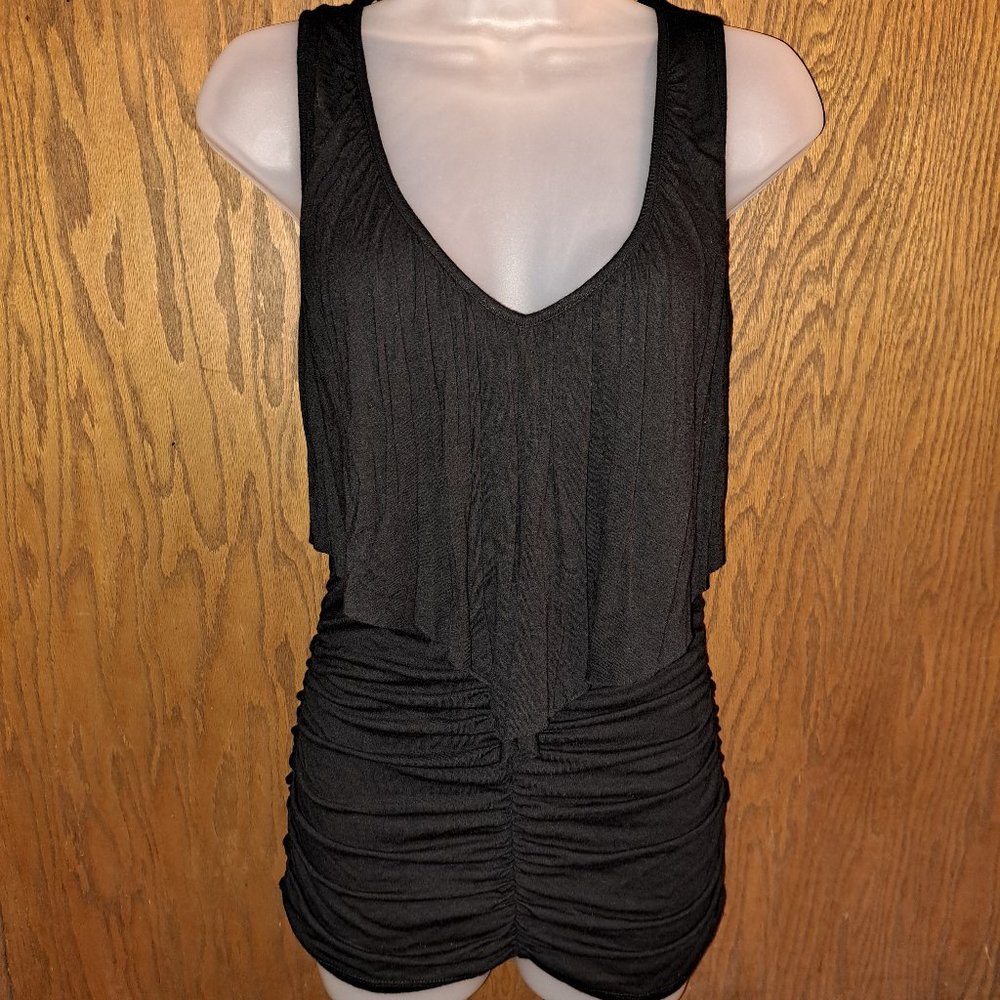 Studio Y Sleeveless Black V-neck Top Criss-cross Back size Medium